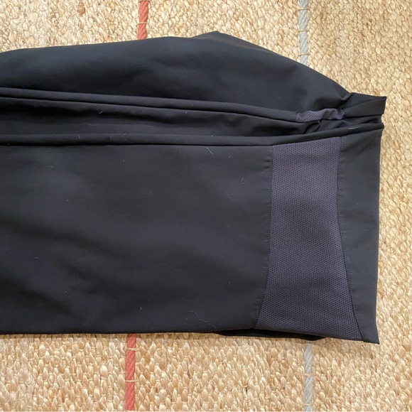 Nike Black Dri-Fit Yoga Pants - Picture 3 of 4